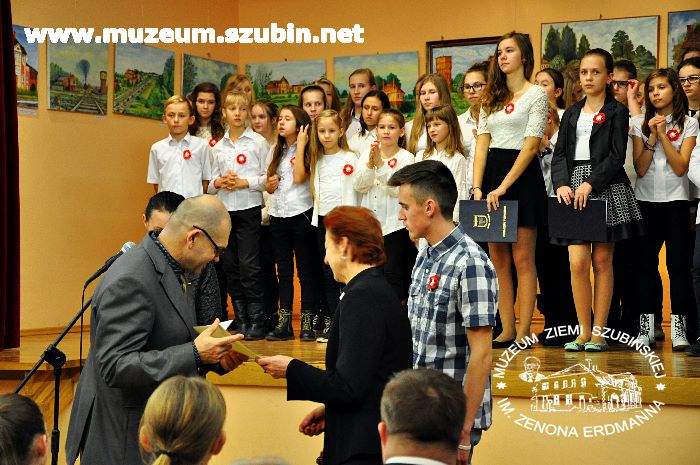 Wieczornica patriotyczna z Szubinem w tle