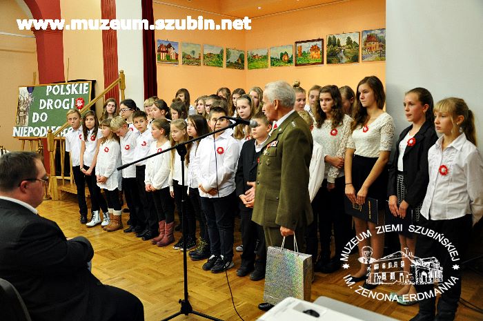 Wieczornica patriotyczna z Szubinem w tle