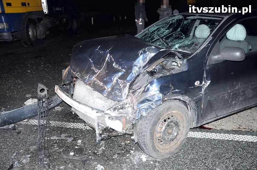 Kolizja drogowa Opla z Tirem