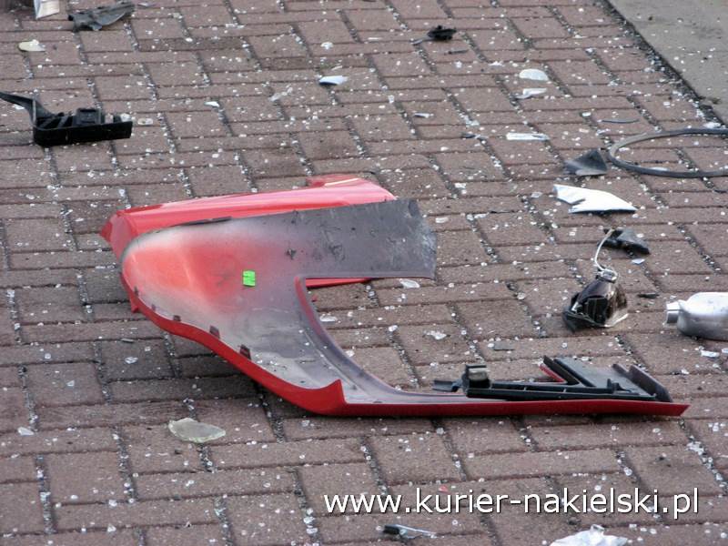 Kolizja na skrzyżowaniu ul Mroteckiej z krajową 10 oraz potrącenie w Nakle