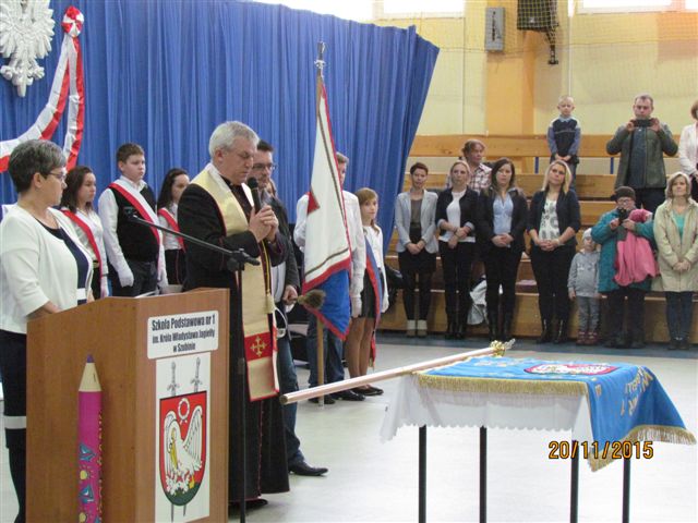 Pasowanie na uczniów w Szkole Podstawowej nr 1 im. Króla Władysława Jagiełły w Szubinie