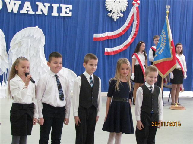 Pasowanie na uczniów w Szkole Podstawowej nr 1 im. Króla Władysława Jagiełły w Szubinie