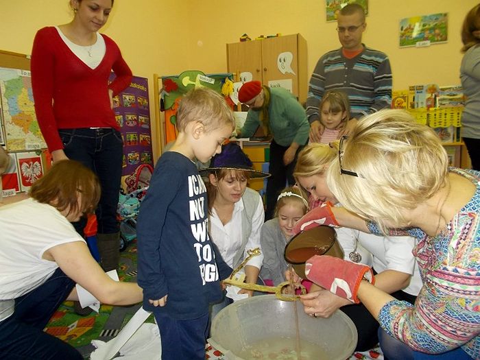Andrzejkowe wróżby w ?Muchomorkach?