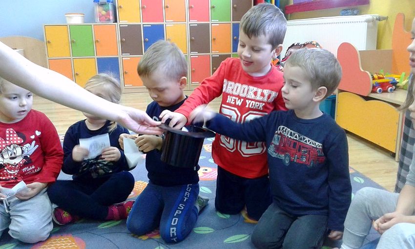 Dzieci ze Słoneczka lały wosk