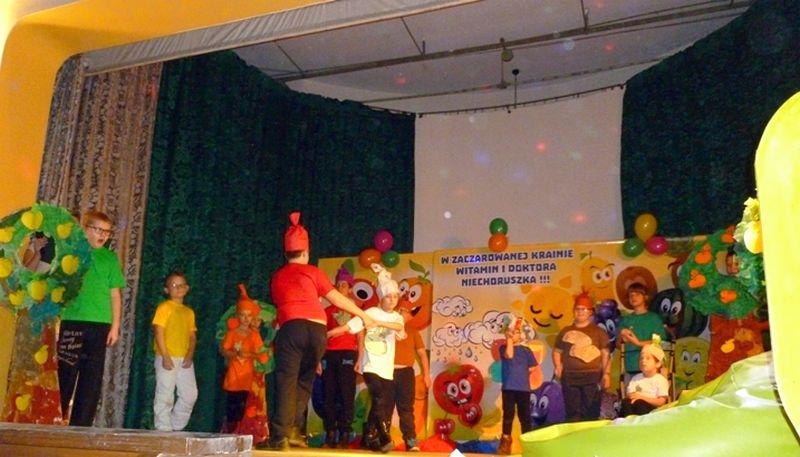 Teatr to jest dobra rzecz, w teatr warto bawić się
