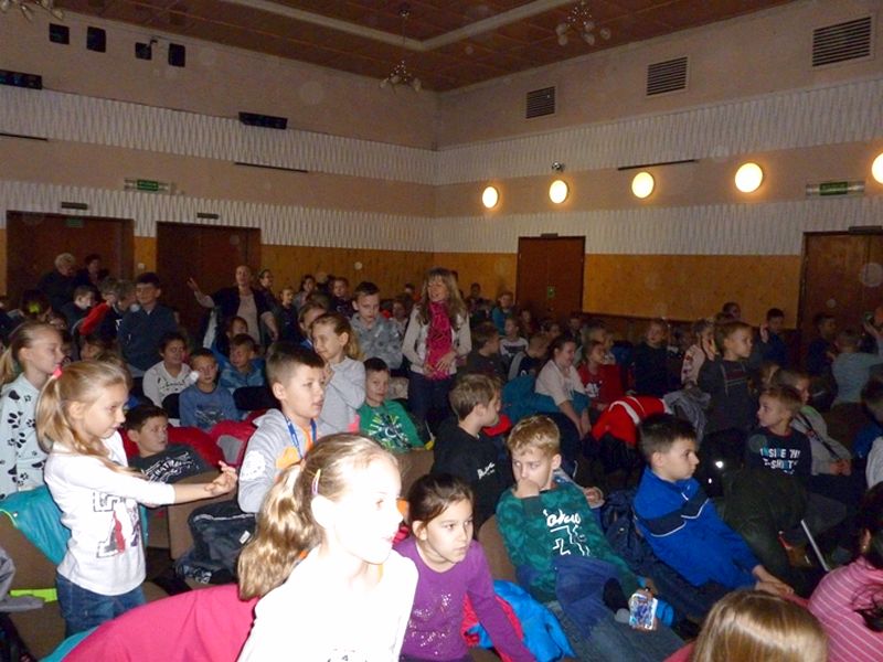 Teatr to jest dobra rzecz, w teatr warto bawić się