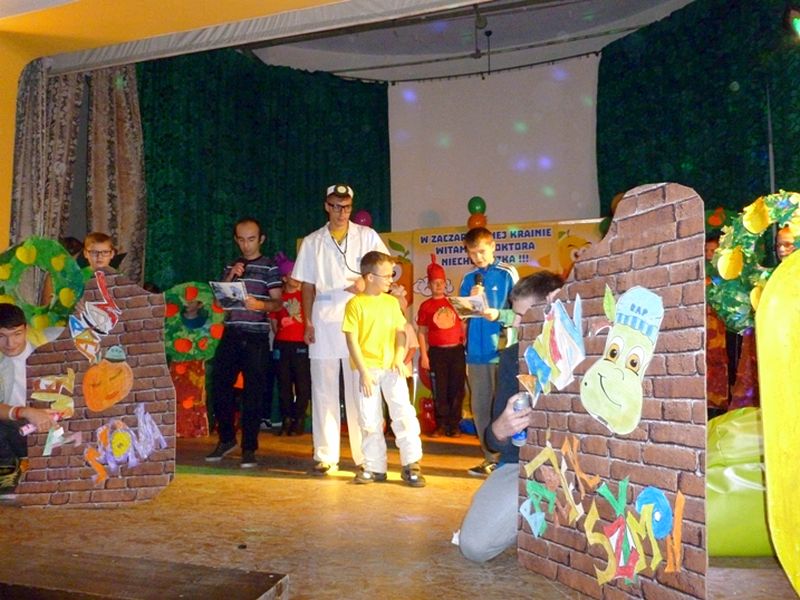 Teatr to jest dobra rzecz, w teatr warto bawić się
