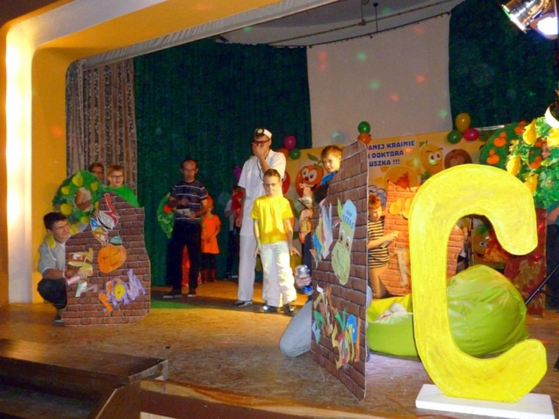 Teatr to jest dobra rzecz, w teatr warto bawić się