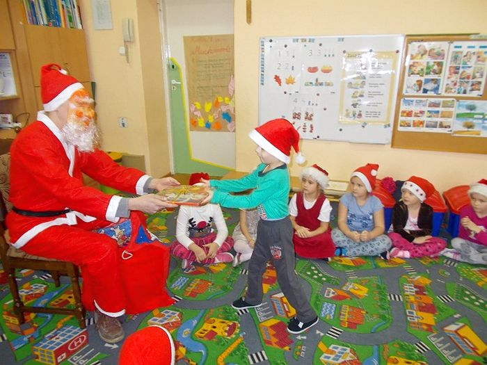 Święty Mikołaj odwiedził dzieci w przedszkolu