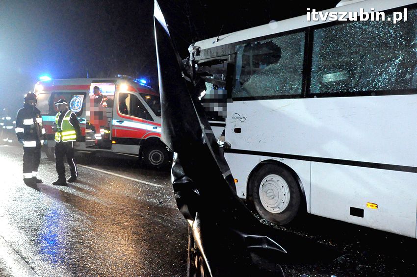 Kierowca autobusu zginął na miejscu [Ustalenia policji]