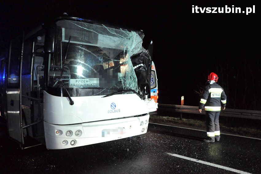 Kierowca autobusu zginął na miejscu [Ustalenia policji]