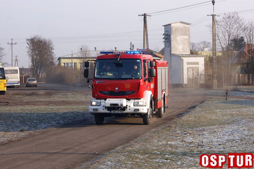 Pożar samochodu w Turze