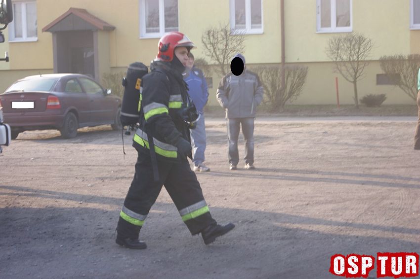 Pożar samochodu w Turze