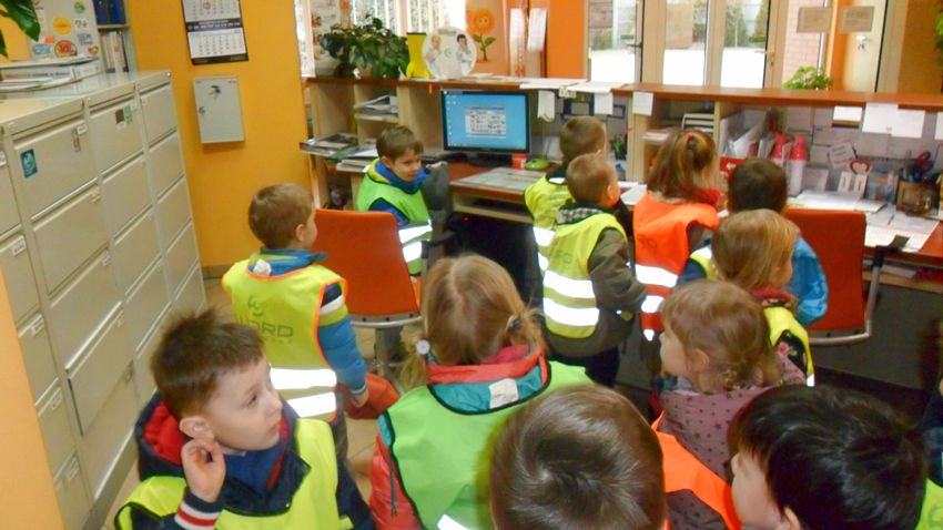 ?Pszczółki? z Samorządowego Przedszkola nr 2 w Szubinie z wizytą w Przychodni ?Lekarz Domowy?