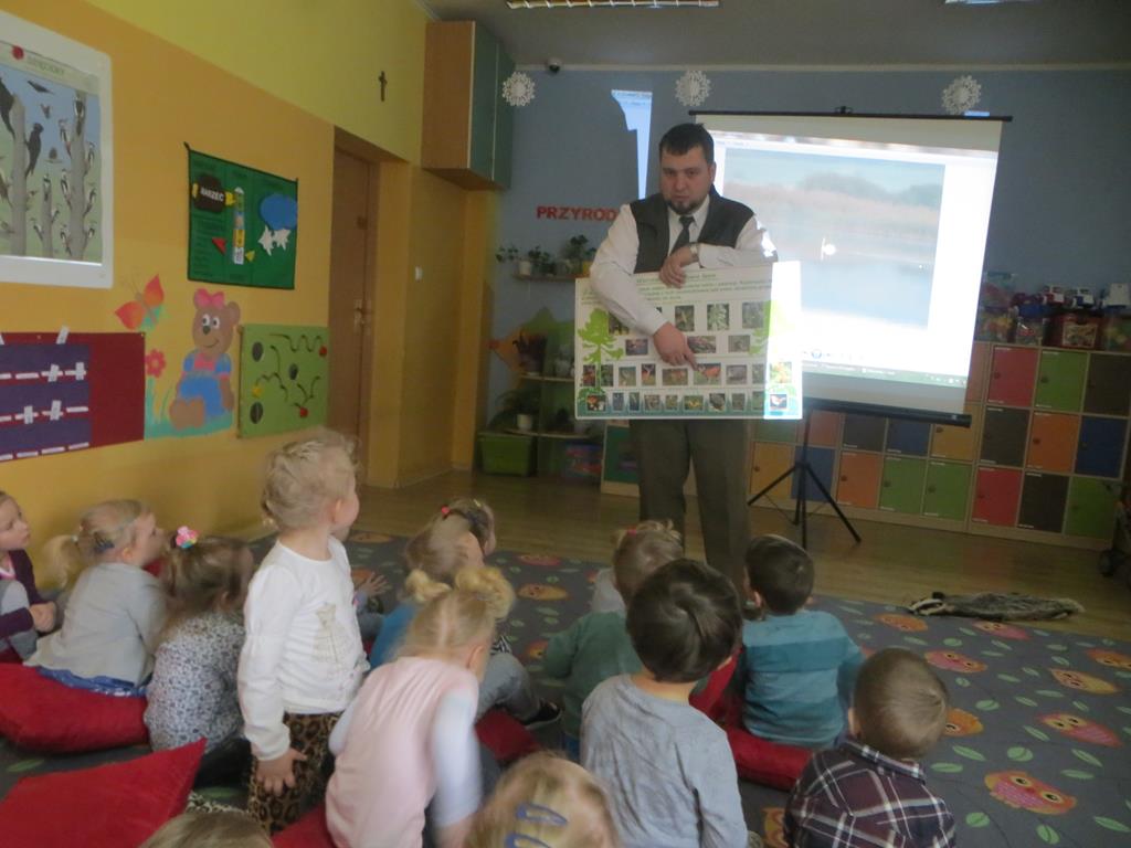 ?Misie? poznały faunę i florę okolicznych lasów
