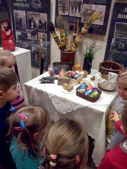 Przedszkolaki poznają zwyczaje i tradycje Świąt Wielkanocnych