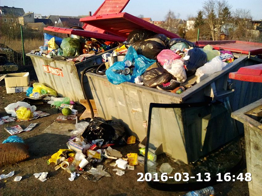 STOP NIELEGALNEMU GROMADZENIU ODPADÓW PRZY TARGOWISKU MIEJSKIM W SZUBINIE