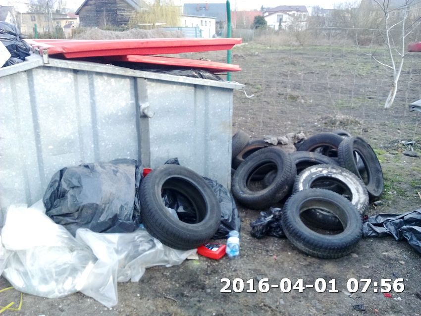 STOP NIELEGALNEMU GROMADZENIU ODPADÓW PRZY TARGOWISKU MIEJSKIM W SZUBINIE
