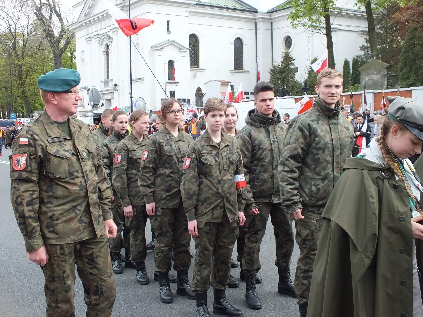Uczniowie kadeci klasy wojskowej z ZSP w Szubinie uczestniczyli w Warszawie w uroczystości pogrzebowej Pułkownika 