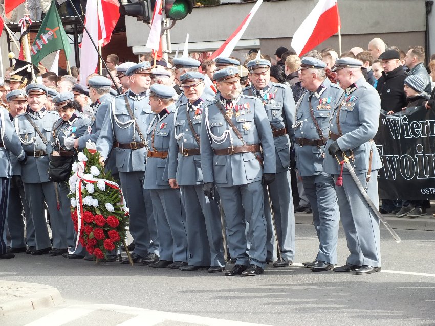 Uczniowie kadeci klasy wojskowej z ZSP w Szubinie uczestniczyli w Warszawie w uroczystości pogrzebowej Pułkownika 