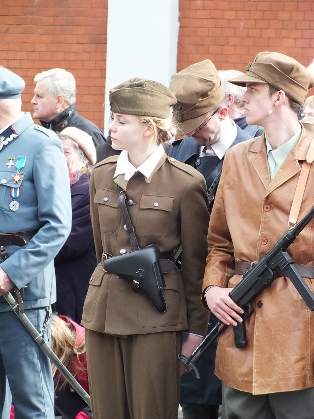 Uczniowie kadeci klasy wojskowej z ZSP w Szubinie uczestniczyli w Warszawie w uroczystości pogrzebowej Pułkownika 