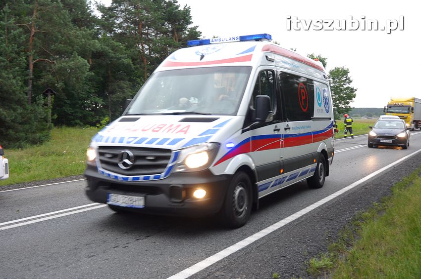 Policyjna Kia Ceed dachowała na krajowej piątce