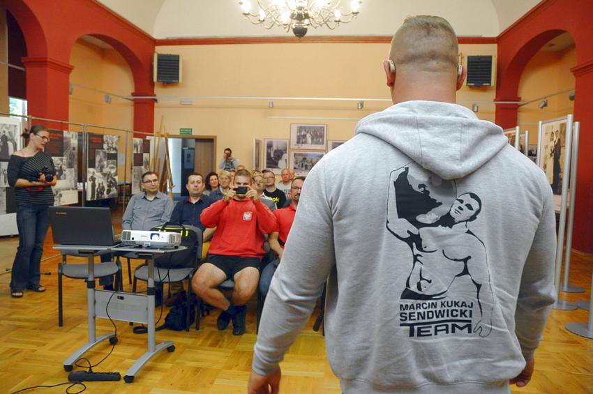 Spotkanie ze złotym medalistą World Strongest Man Marcinem Sendwickim [FILM]