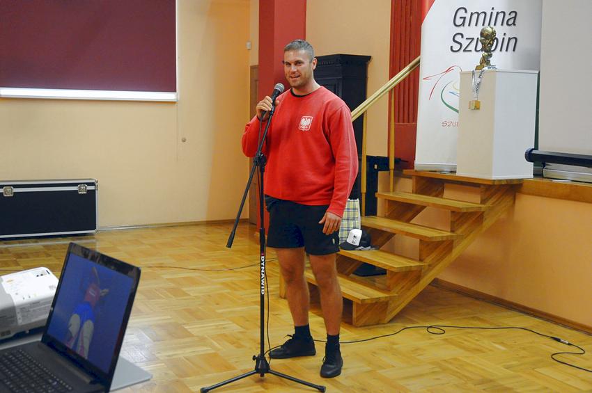 Spotkanie ze złotym medalistą World Strongest Man Marcinem Sendwickim [FILM]