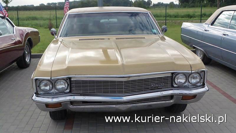 Kawalkada amerykańskich aut wyruszyła na zlot do Łeby