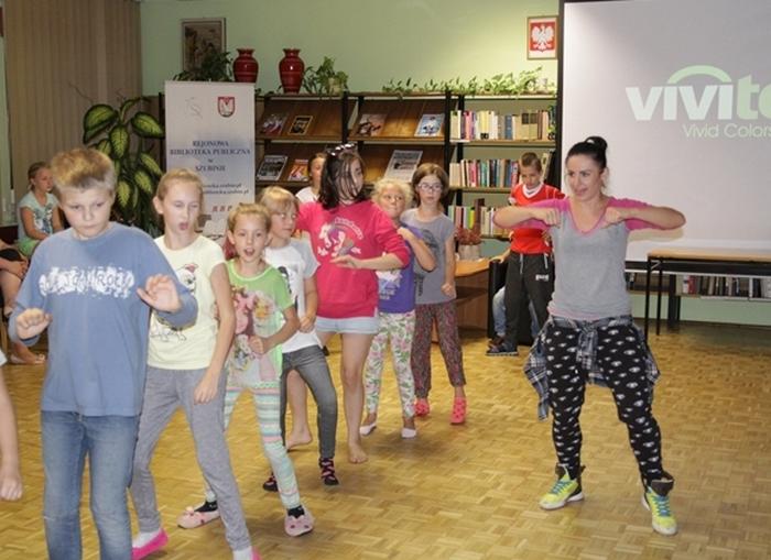 Letnia noc w bibliotece