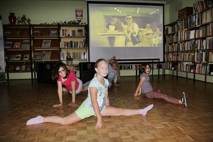 Letnia noc w bibliotece