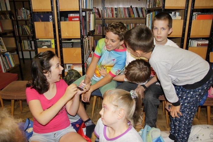 Letnia noc w bibliotece