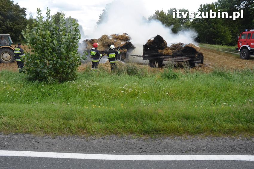 Pożar przyczep ze słomą na krajowej piątce