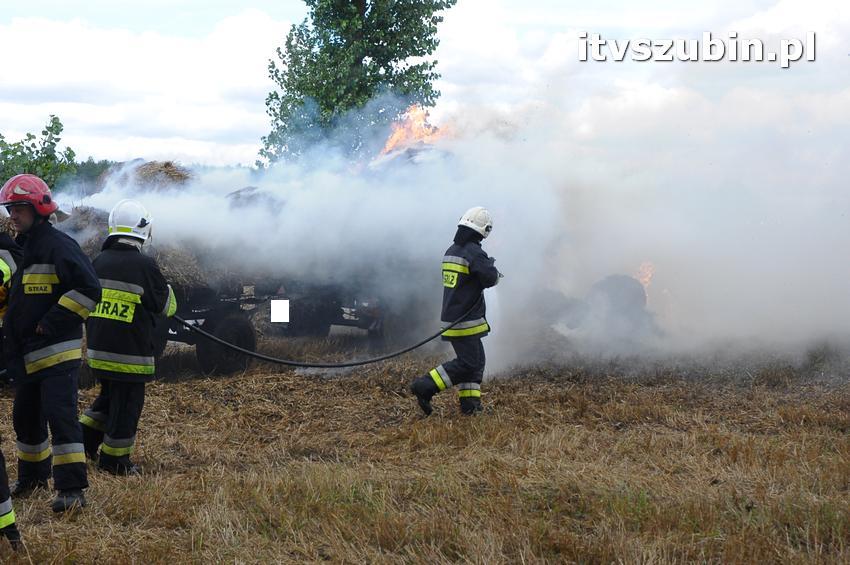 Pożar przyczep ze słomą na krajowej piątce