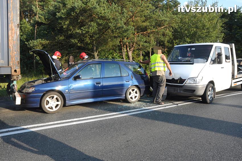 Kolizja 4 pojazdów na krajowej piątce w Nowym Świecie
