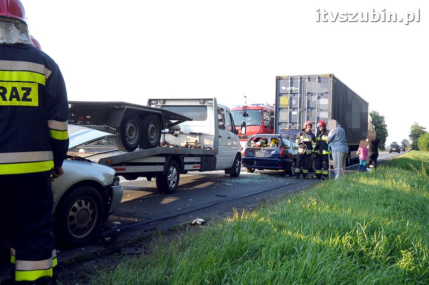 Kolizja 4 pojazdów na krajowej piątce w Nowym Świecie