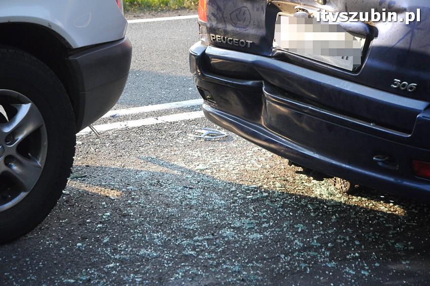 Kolizja 4 pojazdów na krajowej piątce w Nowym Świecie