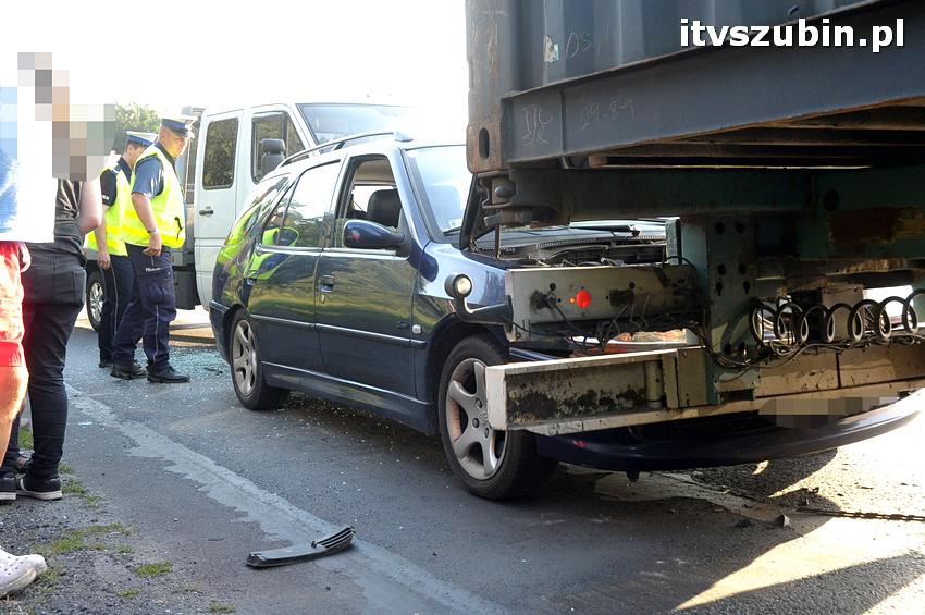 Kolizja 4 pojazdów na krajowej piątce w Nowym Świecie