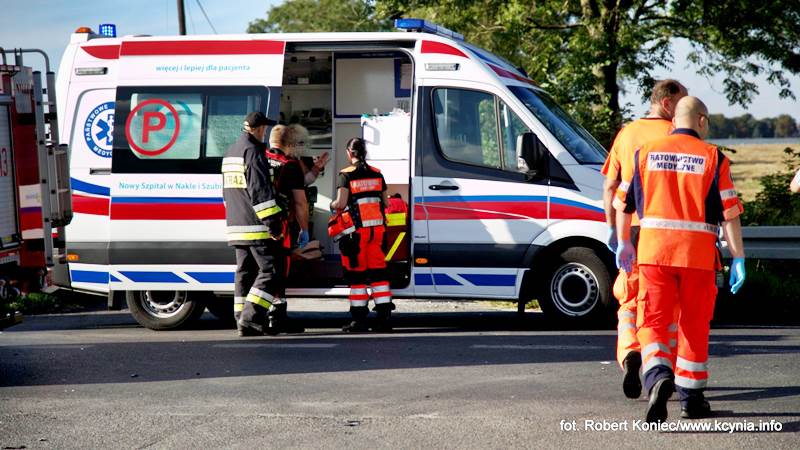 Dachowała po wyprzedzaniu na skrzyżowaniu
