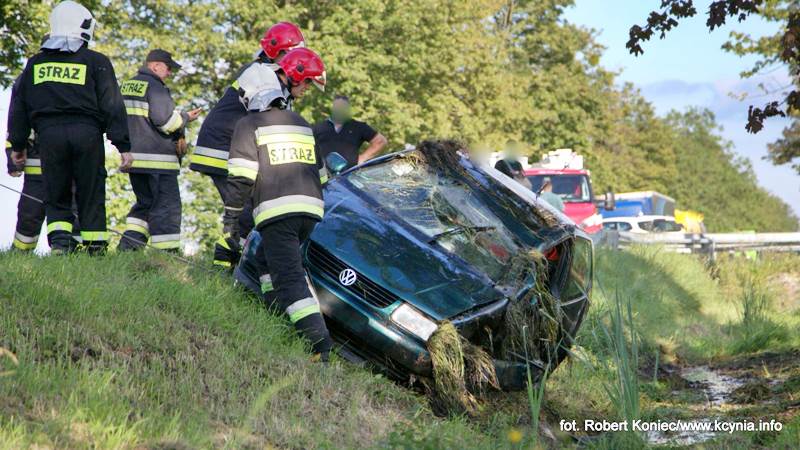 Dachowała po wyprzedzaniu na skrzyżowaniu
