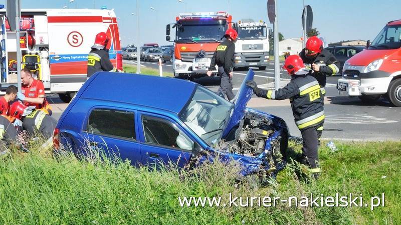 Zderzenie samochodów osobowych na skrzyżowaniu ul. Olszewskiej z drogą krajową nr 10