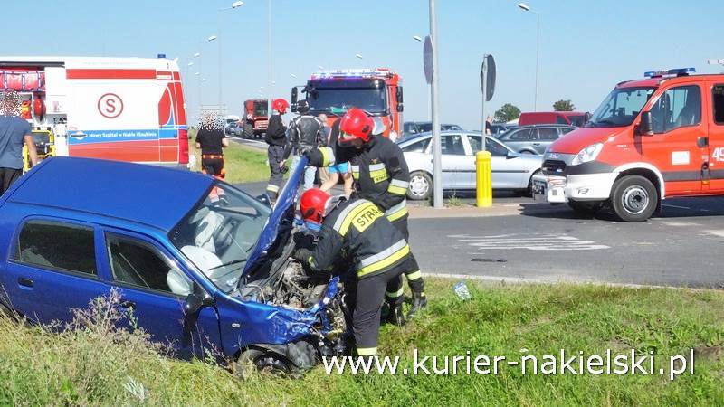 Zderzenie samochodów osobowych na skrzyżowaniu ul. Olszewskiej z drogą krajową nr 10