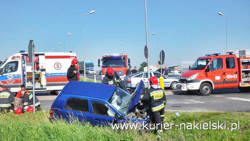 Zderzenie samochodów osobowych na skrzyżowaniu ul. Olszewskiej z drogą krajową nr 10