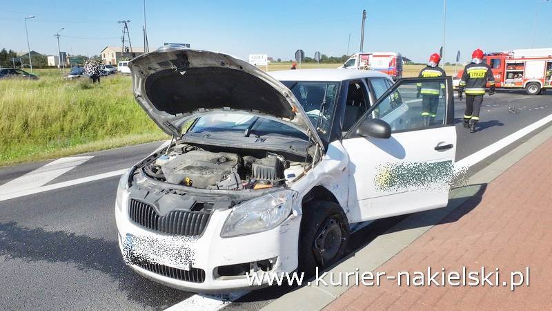 Zderzenie samochodów osobowych na skrzyżowaniu ul. Olszewskiej z drogą krajową nr 10