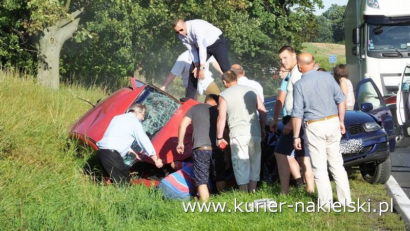 Wypadek na drodze krajowej nr 10 pomiędzy Minikowem, a Strzelewem