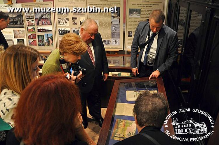 Wizyta rodzin jeńców amerykańskich