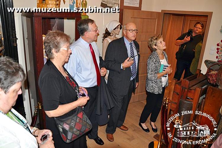 Wizyta rodzin jeńców amerykańskich