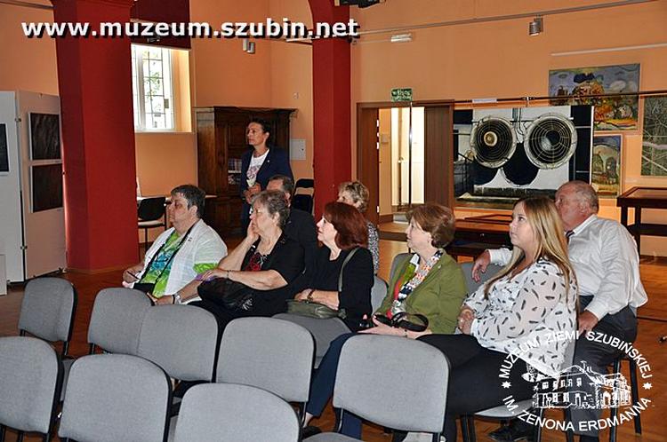 Wizyta rodzin jeńców amerykańskich