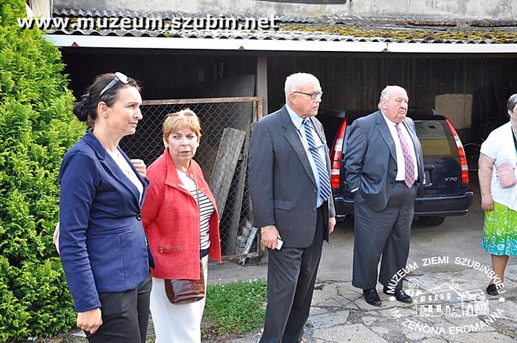 Wizyta rodzin jeńców amerykańskich