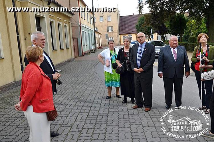 Wizyta rodzin jeńców amerykańskich